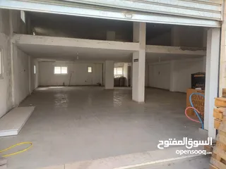  5 مخازن للايجار