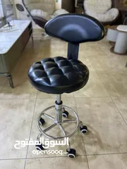  4 كرسيك مو بس قطعة أثاث هو الانطباع الأول!  راحة، فخامة، وأناقة بارتفاع يناسبك تصميم عملي بقاعدة كروم