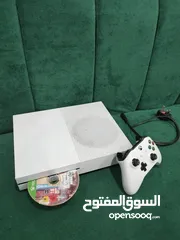  1 Xbox one s with gta v CD