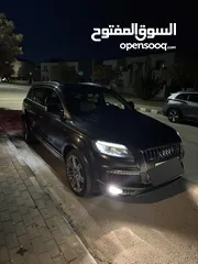  7 Audi Q7 in excellent condition no accidents