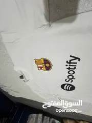  2 تيشيرتات جميله جدا و مطلوبه في السوق الأصحاب المتاجر و البيع اونلاين بسعر الجمله لا تفوت الفرصه