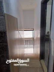  3 منزل مميز جداًَ للبيع في مخيم إربد