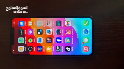  6 أيفون xs max حاله جيده