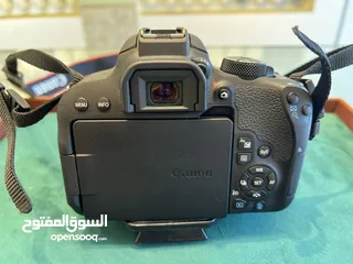  2 Canon EOS 800D