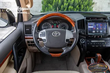  12 Toyota Land Cruiser Gx-r 2014 V8   السيارة بحالة الوكالة و قطعت مسافة 154,000 كم فقط