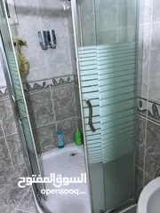  3 شاور بوكس نظيف جداً بسعر مغري