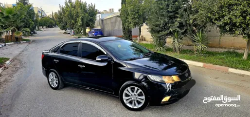  9 كيا فورتي فل مع فتحه سقف وبصمه 2011 اصل برايفت