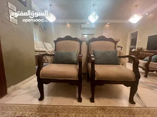  9 طقمين كنب فاخرين لغرفة الجلوس للبيع