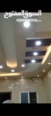  2 شقة للبيع مسطح 93 متر 3 غرف وحمام ومطبخ أمريكي وممر وبلكونه طابق ارضي فقط شقتين. لايوجد شقق أخرى مطل