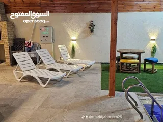  3 فيلا في اريحا  للبيع  مساحه  اللبيناء  100متر الا رض 400متر