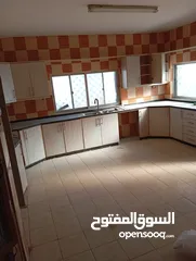  9 شقه للايجار