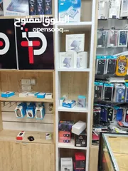  28 بضاعة محل للبيع