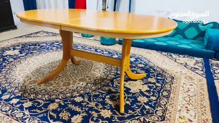  1 طاولة سفرة بدون كراسي للبيع