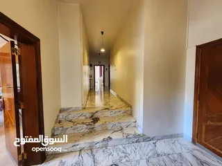  16 طابق ارضي من ضمن فيلا للإيجار في الصويفية ref : 14248