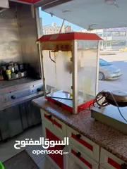  22 مطعم متنقل (FOOD TRUCK) مع كامل معداته للبيع