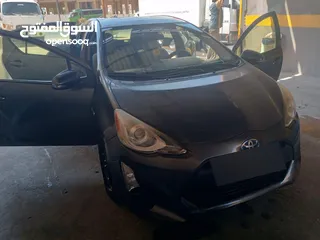  1 سيارة تويوتا بريوس c للبيع