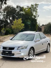  1 HONDA ACCORD 2010