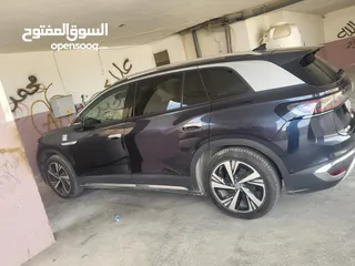  1 سيارة بحالة الوكالة للبيع