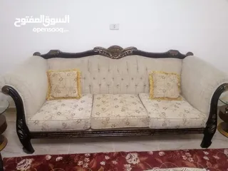  1 طقم كنب بحالة ممتازة