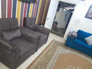  4 طقم كنب 7مقاعد تفصيل خشب سويد للبيع مع سجادته ب 100دقابل لتفاوض بشي بسيط