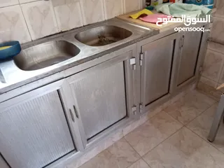  3 مطبخ المنيوم قديم و لكن بحالة جيده للبيع