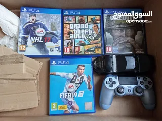  2 جهاز ps4pro مع اربع دسكات مع جميع اسلاك 4k أفلام و العاب و 1تيرا