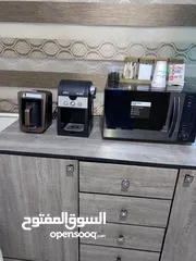  5 شقه مفروشه واستوديو مفروش  للايجار أسبوعي او شهري او سنوي. وللعائلات فقط كون العماره عائليه محترمه.