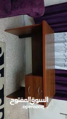  1 مكتب جديد لم يستعمل بعد بني بحالة الوكالة