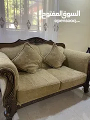  2 طقم كنبايات مع طقم طاولات