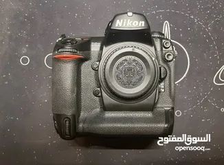  1 Nikon D2x (professional)