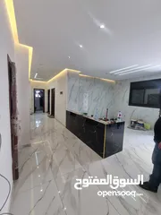  14 فيلا للبيع