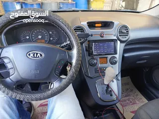  11 كيا كارنز موديل 2011