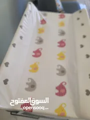  7 حوض استحمام للبيبي مع طاولة الحفاض - Baby Changing Table + Bathtub - LIKE NEW