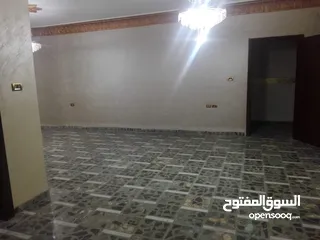  5 شبه فيلا للايجار في  شفابدران تتكون من  مدخلين  مستقلين   4 نوم صالون وقعده ومطبخ و 4 حمامات مع كراج
