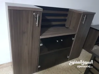  1 اثاث مكتب ضخم للبيع بسعر مميز