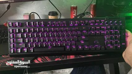  6 razer keyboard black widow v4 yellow switches , mouse razer basilisk