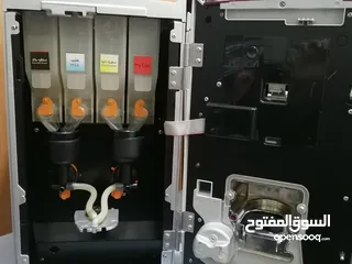  3 ماكنات نسكافيه ومشروبات ساخنة