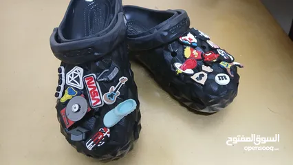  4 كروكس للبيع مستعمل قليل جدا