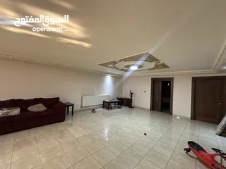  24 فيلا للإيجار/ للبيع بإطلالة جميلة جدا Villa for rent/sale with beautiful views and amenities!