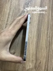  11 12 برو ماكس مكسور شاشته والباك شغال 100‎%‎