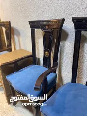  11 غرفة سفرة كاملة مكونة من طاولة كبيرة مع زجاج سكريت و  8 كراسي وباترينا وتواليت كبير