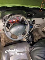  11 رينو فان بنزين 2005