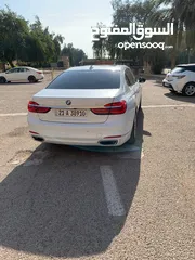  10 BMW 740i 2019