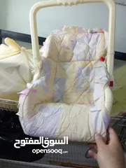  4 سرير اطفال  حديد متحرك. مع هزاز