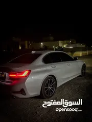  2 BMW 330 نظيفة جدا و حادثها خفيف جدا