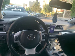  3 بسعر مغري جدا Lexus ct200h 2011 للبيع