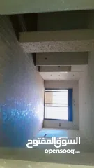  6 شقه بأطلاله رائعه للبيع موقع حيوي بجانب الفنادق