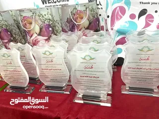  21 مجات اعلام دول كؤوس ودروع شهادات وميداليات تفوق واوسمة تميز