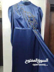  3 فستان سهرة لون نيلي للبيع