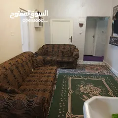  6 للبيع عمارة مكونة من ثلاث طوابق في مخيم الحسين